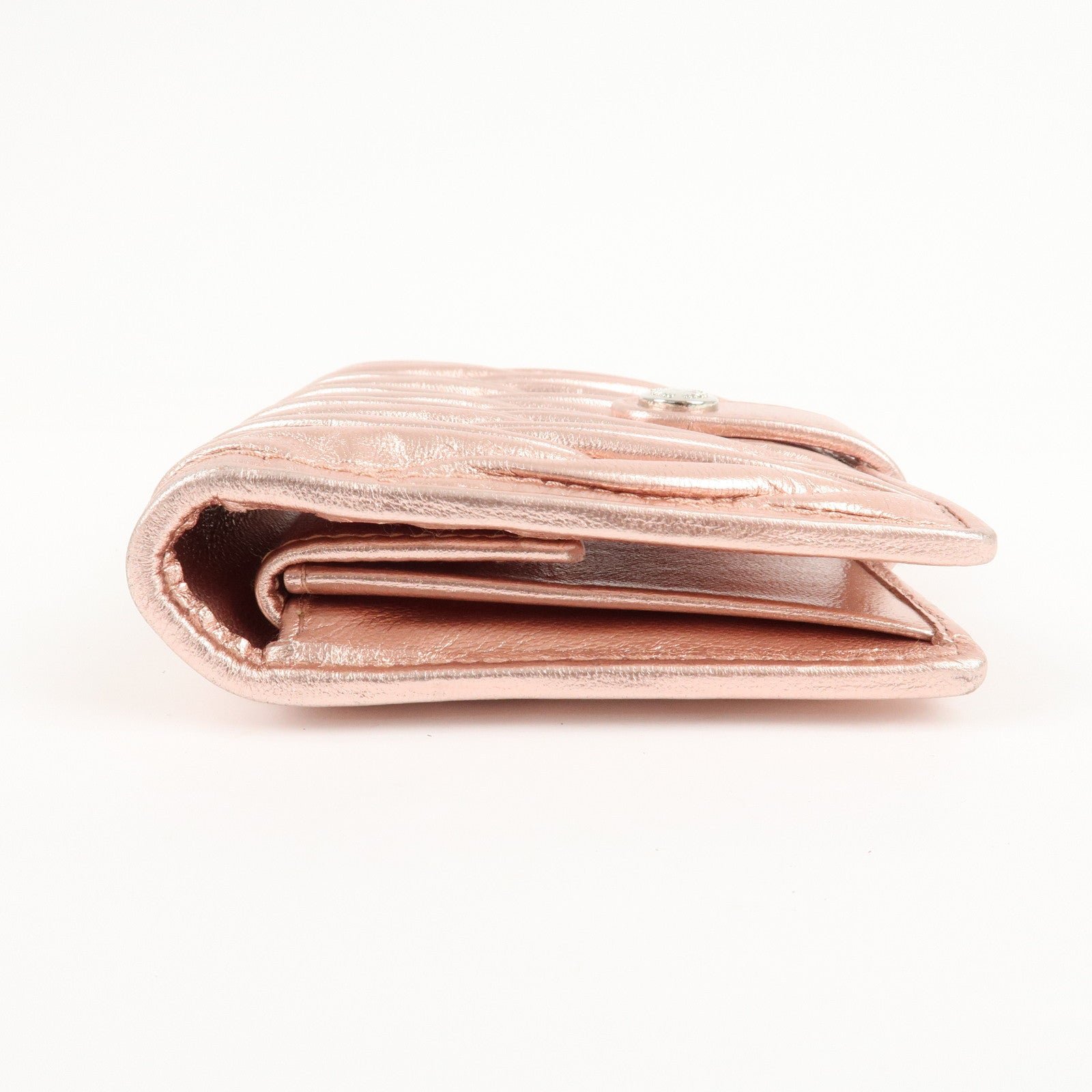 miu miu matelasse leather bi fold wallet metalic pink 5mv016 used miu miu matelasse leather bi fold wallet metalic pink 5mv016 used