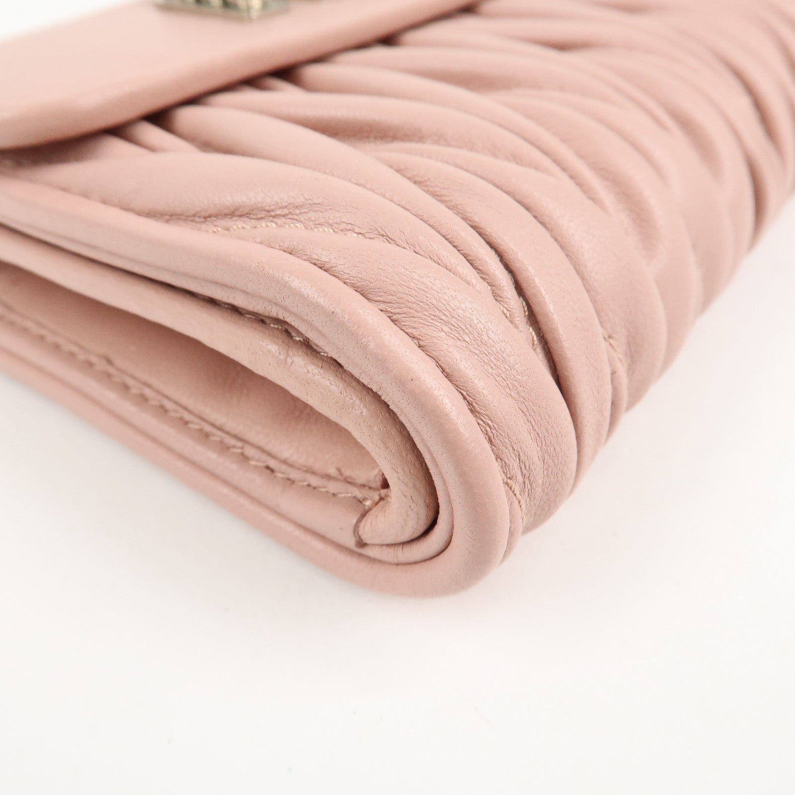 miu miu matelasse leather tri fold wallet pink used miu miu matelasse leather tri fold wallet pink used