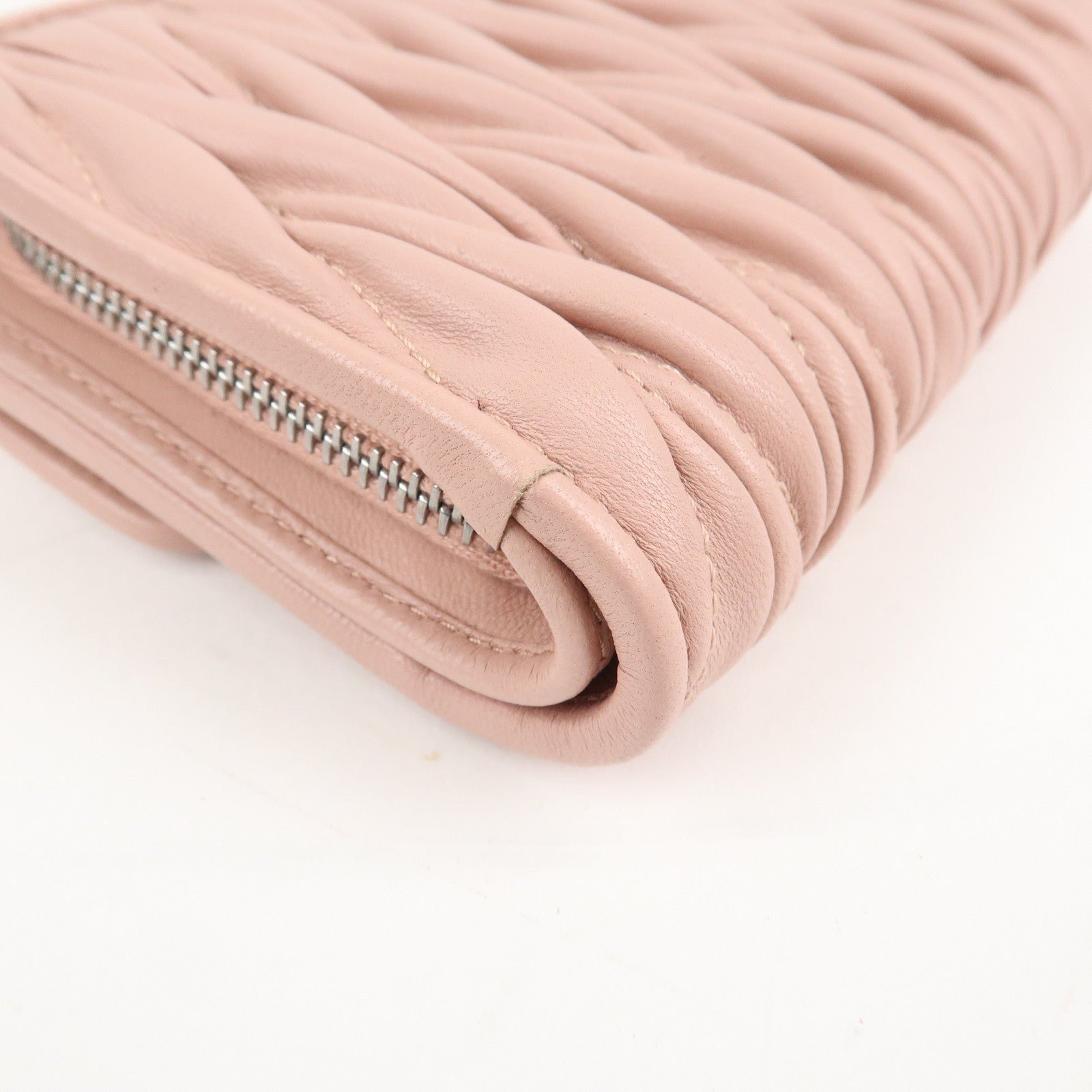 miu miu matelasse leather tri fold wallet pink used miu miu matelasse leather tri fold wallet pink used