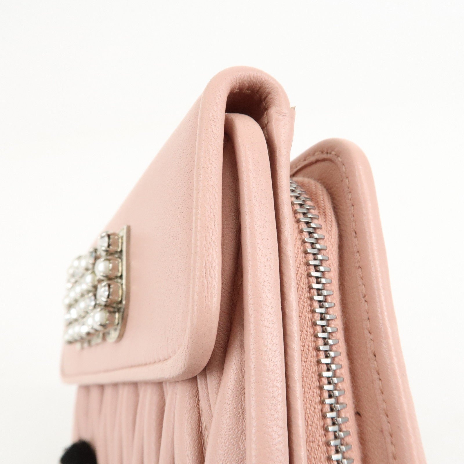 miu miu matelasse leather tri fold wallet pink used miu miu matelasse leather tri fold wallet pink used