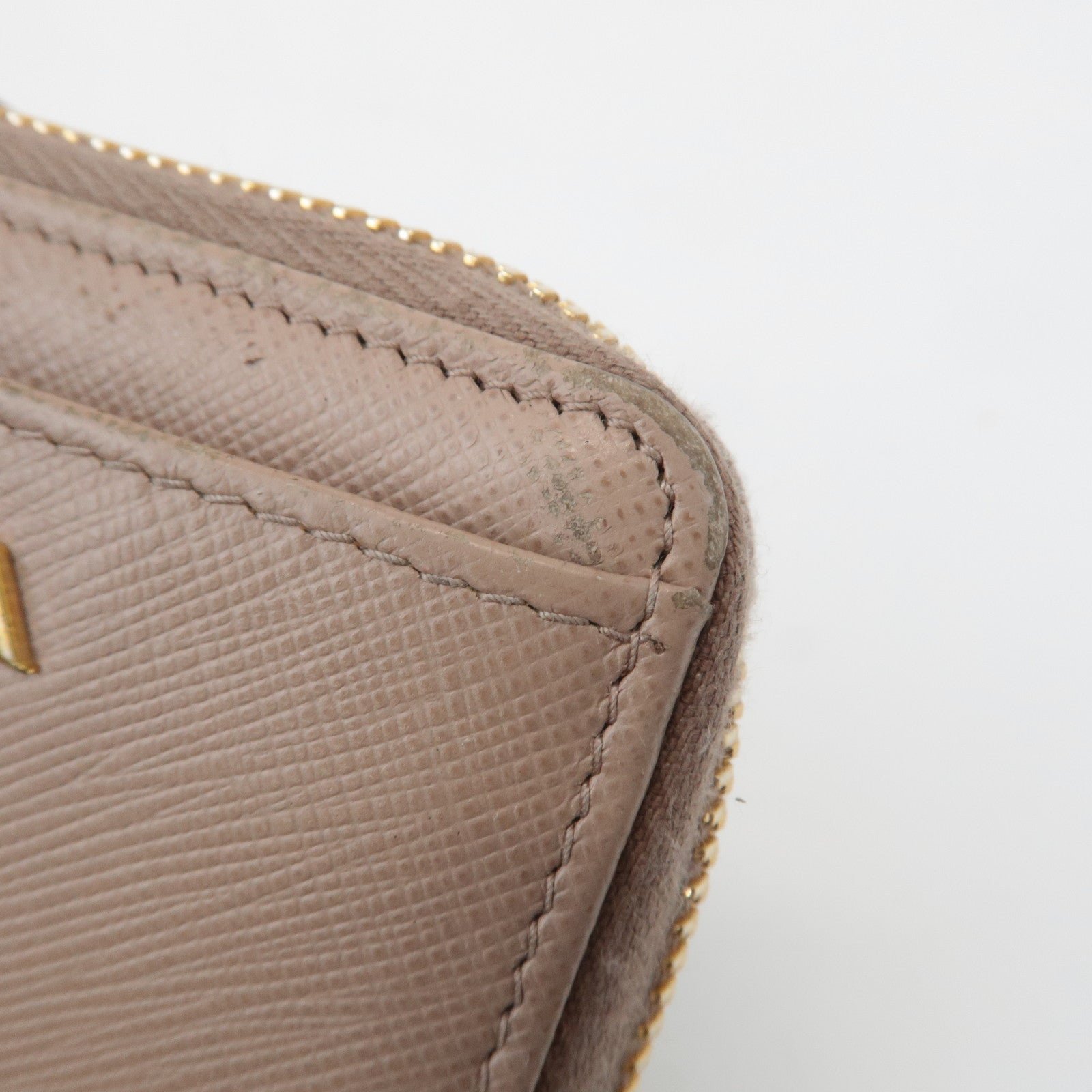 prada logo saffiano leather zippy coin case pink beige 1ml025 used prada logo saffiano leather zippy coin case pink beige 1ml025 used