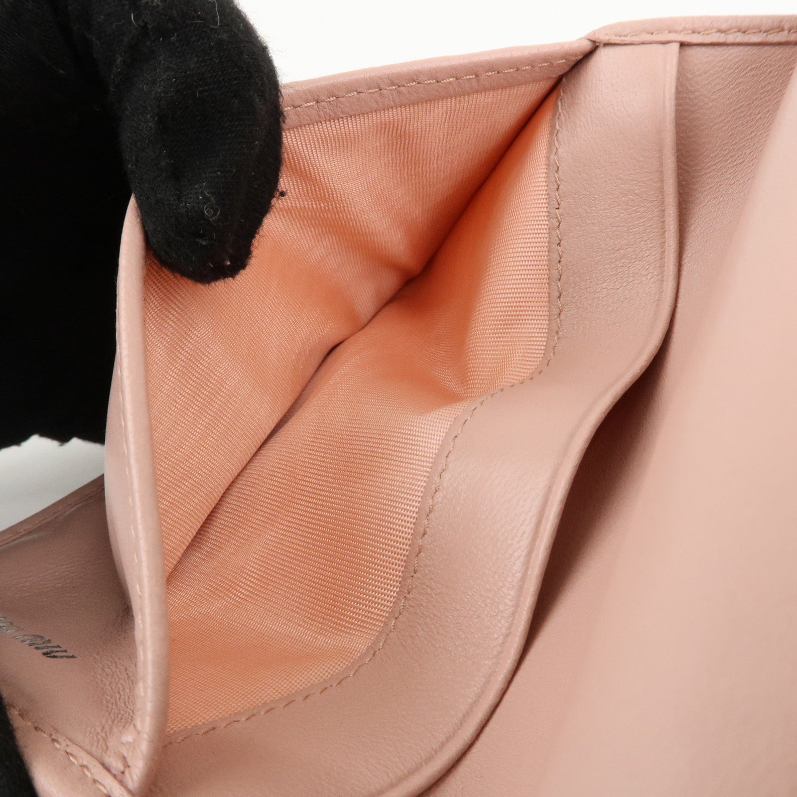 miu miu matelasse leather tri fold wallet pink used miu miu matelasse leather tri fold wallet pink used