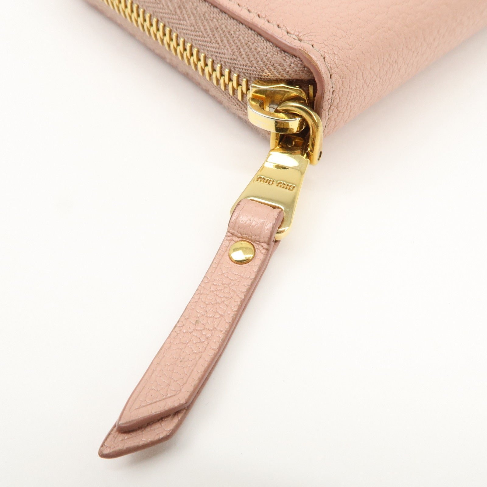 miu miu leather zip around wallet zippy wallet long wallet pink 5ml506 used miu miu leather zip around wallet zippy wallet long wallet pink 5ml506 used