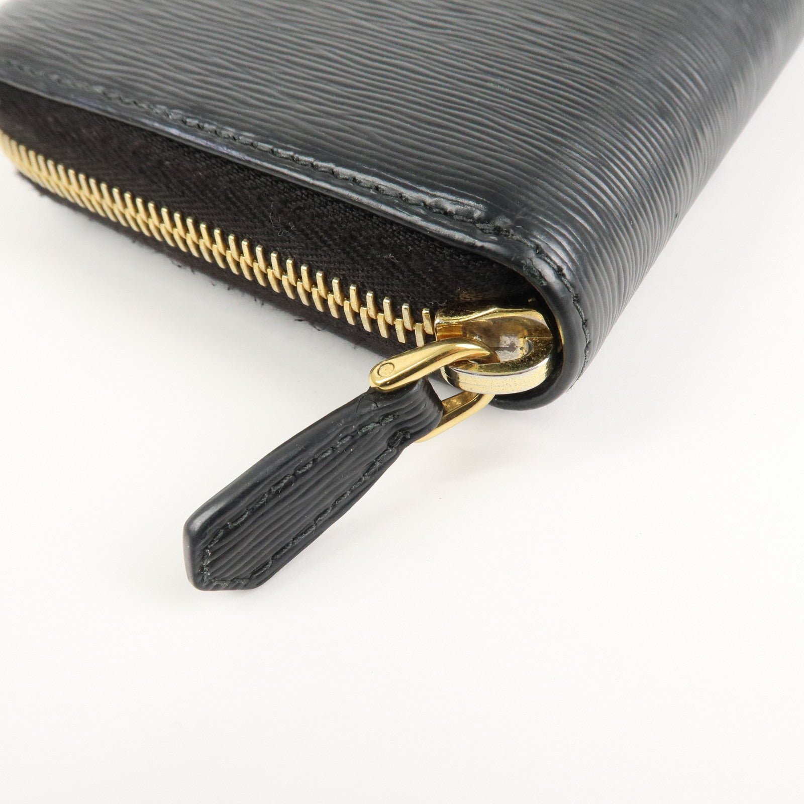 prada vitello move leather round zippy wallet black 1ml506 used prada vitello move leather round zippy wallet black 1ml506 used