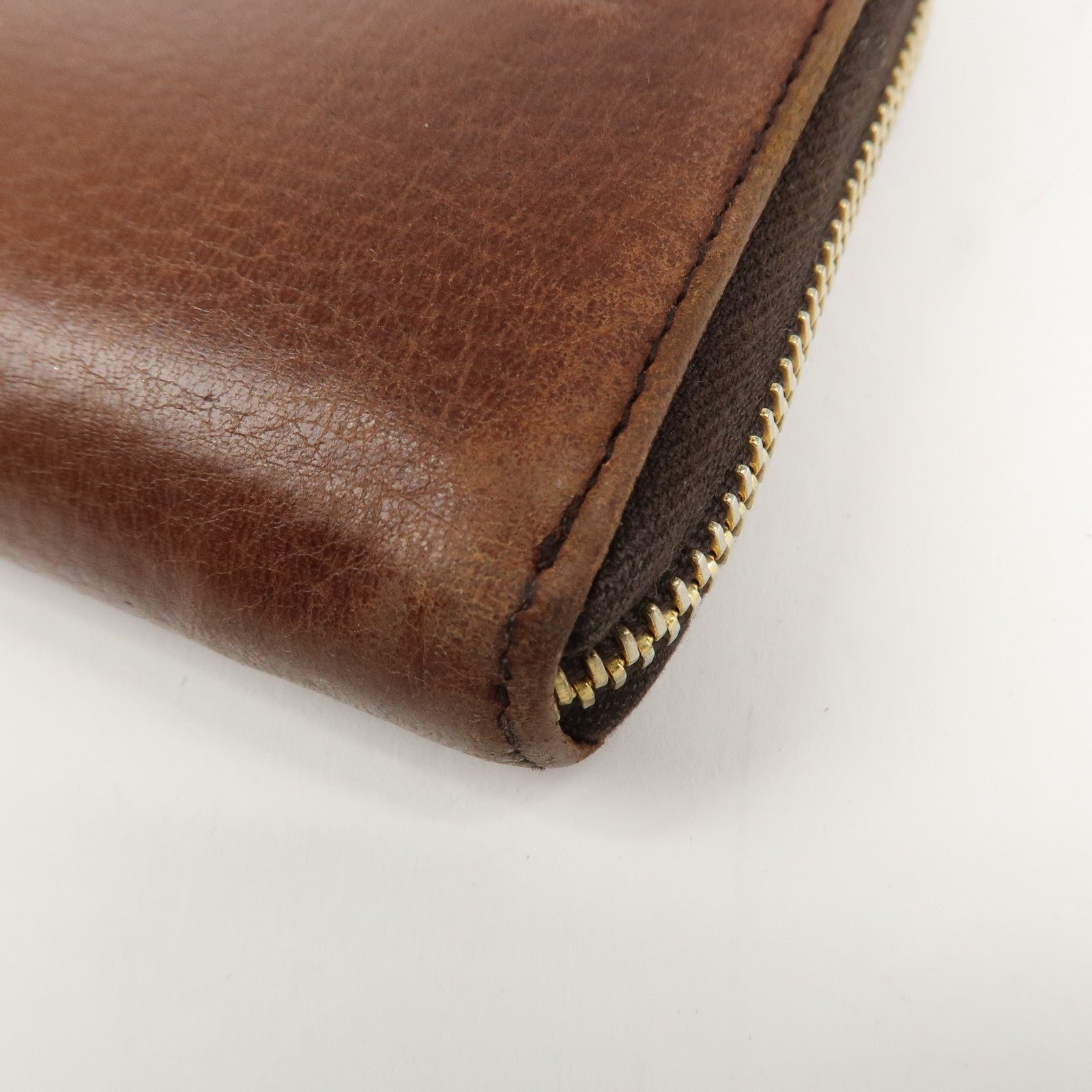 prada saffiano leather round zippy long wallet brown 1m0506 used prada saffiano leather round zippy long wallet brown 1m0506 used