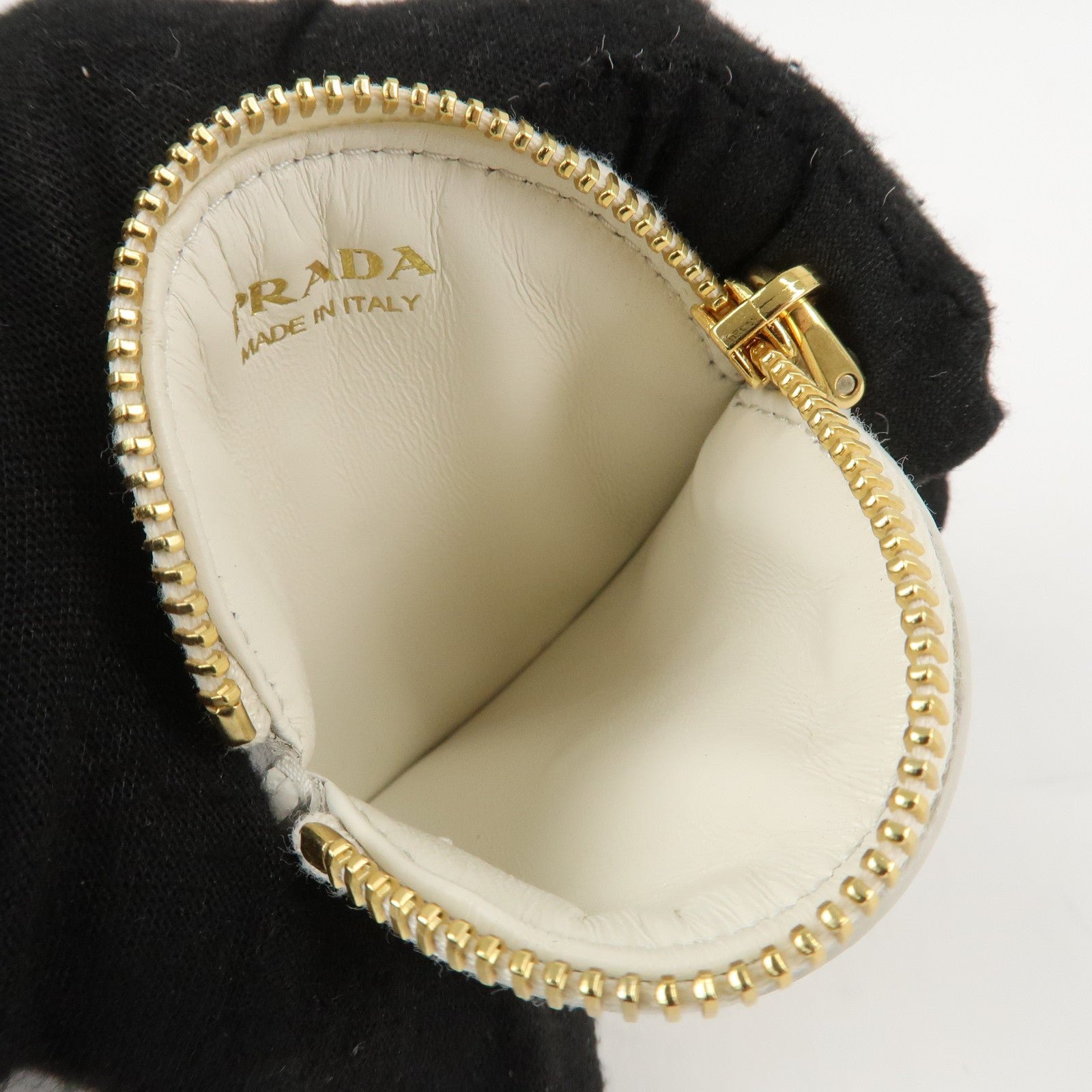 prada triangle logo saffiano leather coin case white 1mm006 used prada triangle logo saffiano leather coin case white 1mm006 used