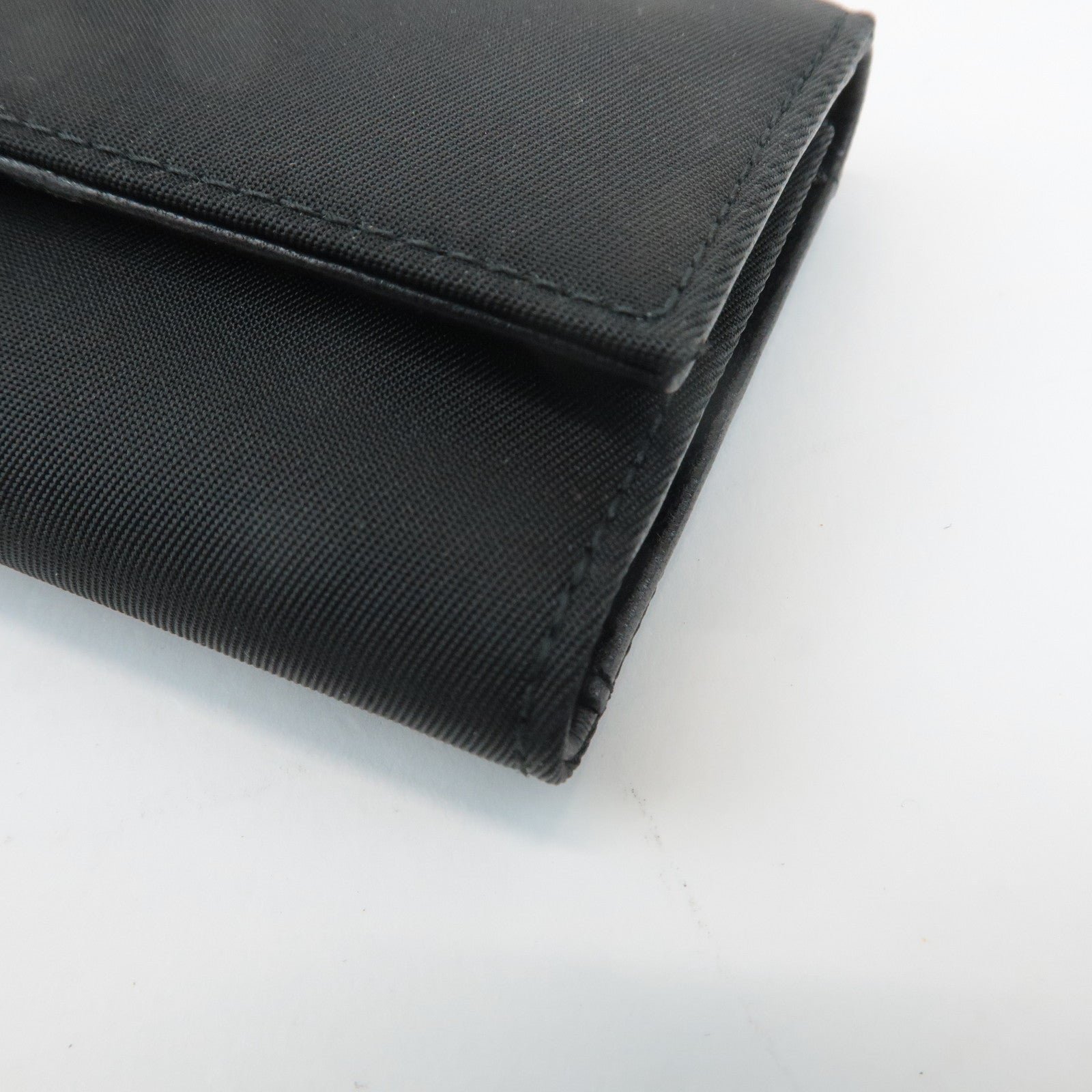 prada triangle logo nylon 6 key case key holder black m26x used prada triangle logo nylon 6 key case key holder black m26x used