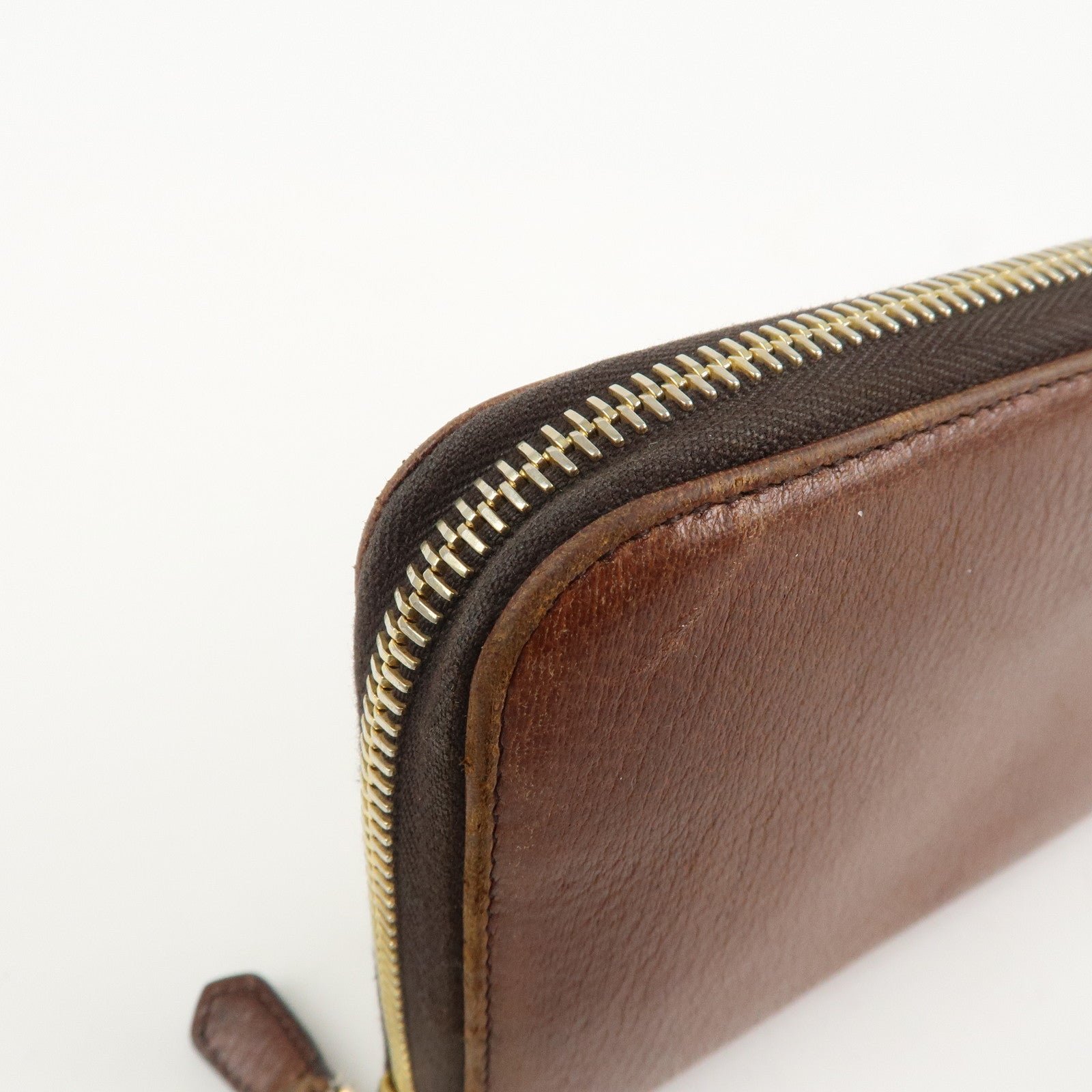 prada saffiano leather round zippy long wallet brown 1m0506 used prada saffiano leather round zippy long wallet brown 1m0506 used