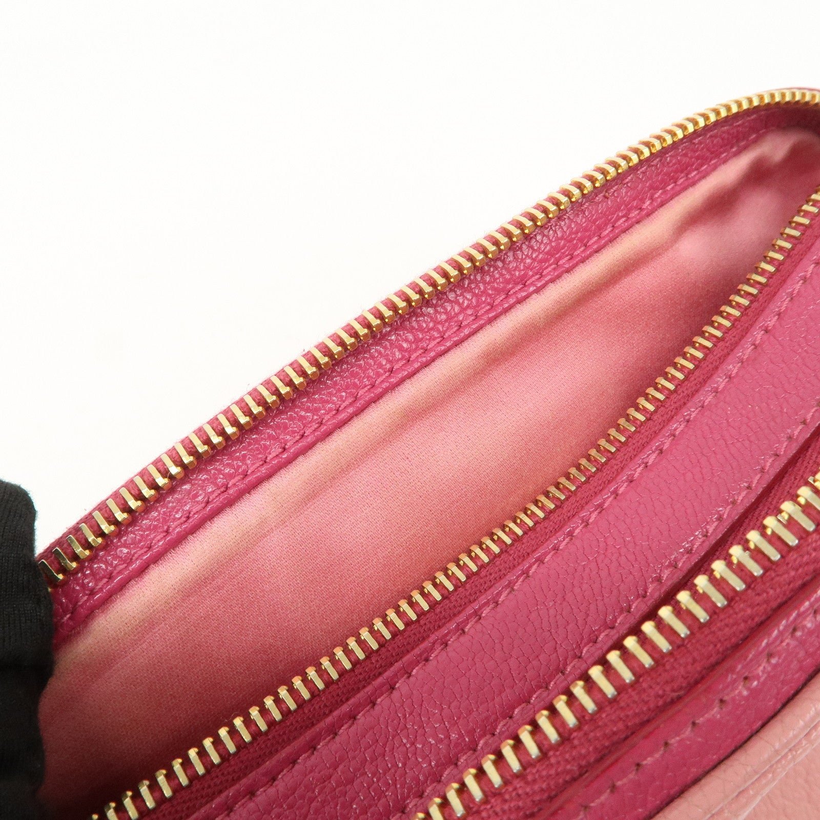 miu miu leather shoulder bag crossbody bag pink used miu miu leather shoulder bag crossbody bag pink used