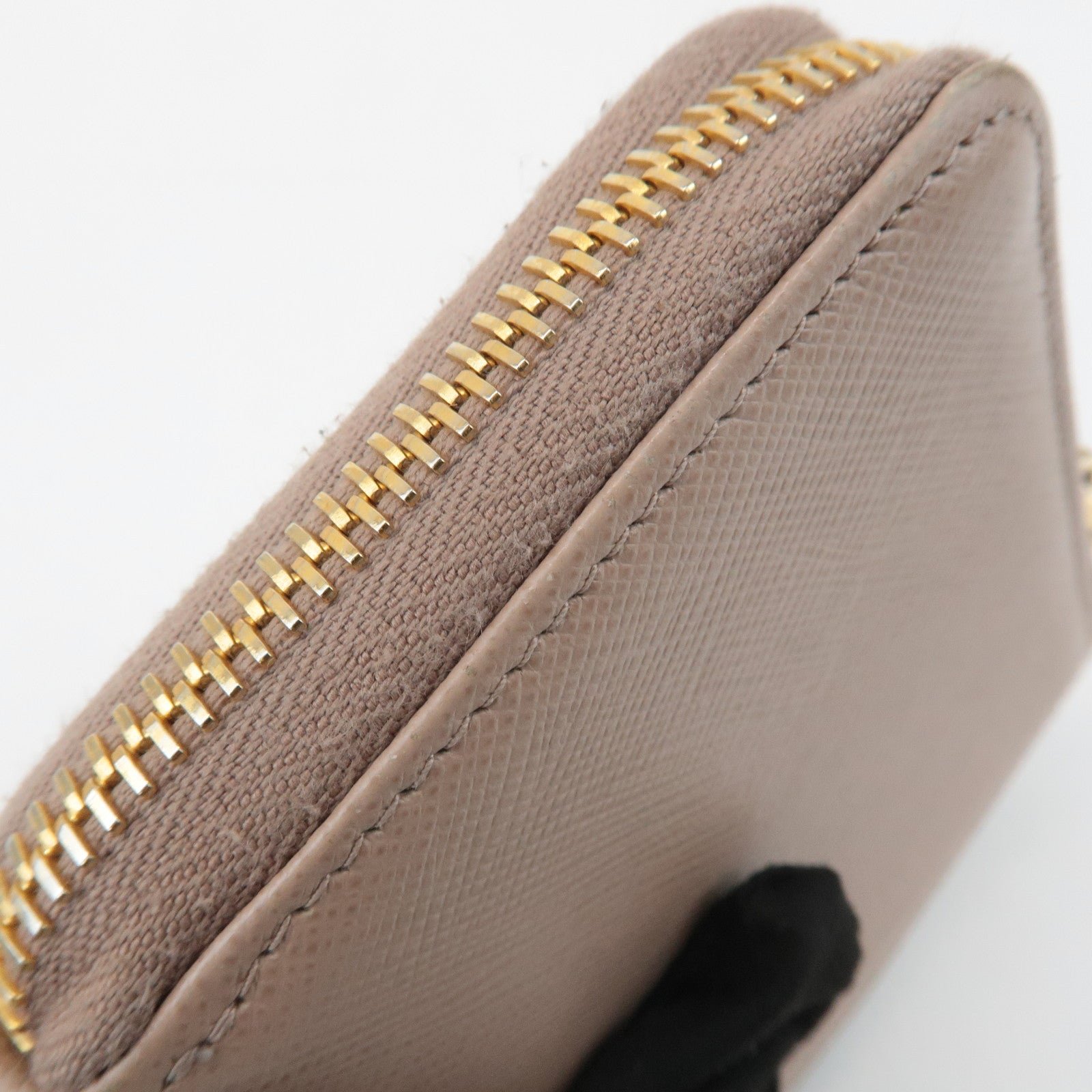 prada logo saffiano leather zippy coin case pink beige 1ml025 used prada logo saffiano leather zippy coin case pink beige 1ml025 used