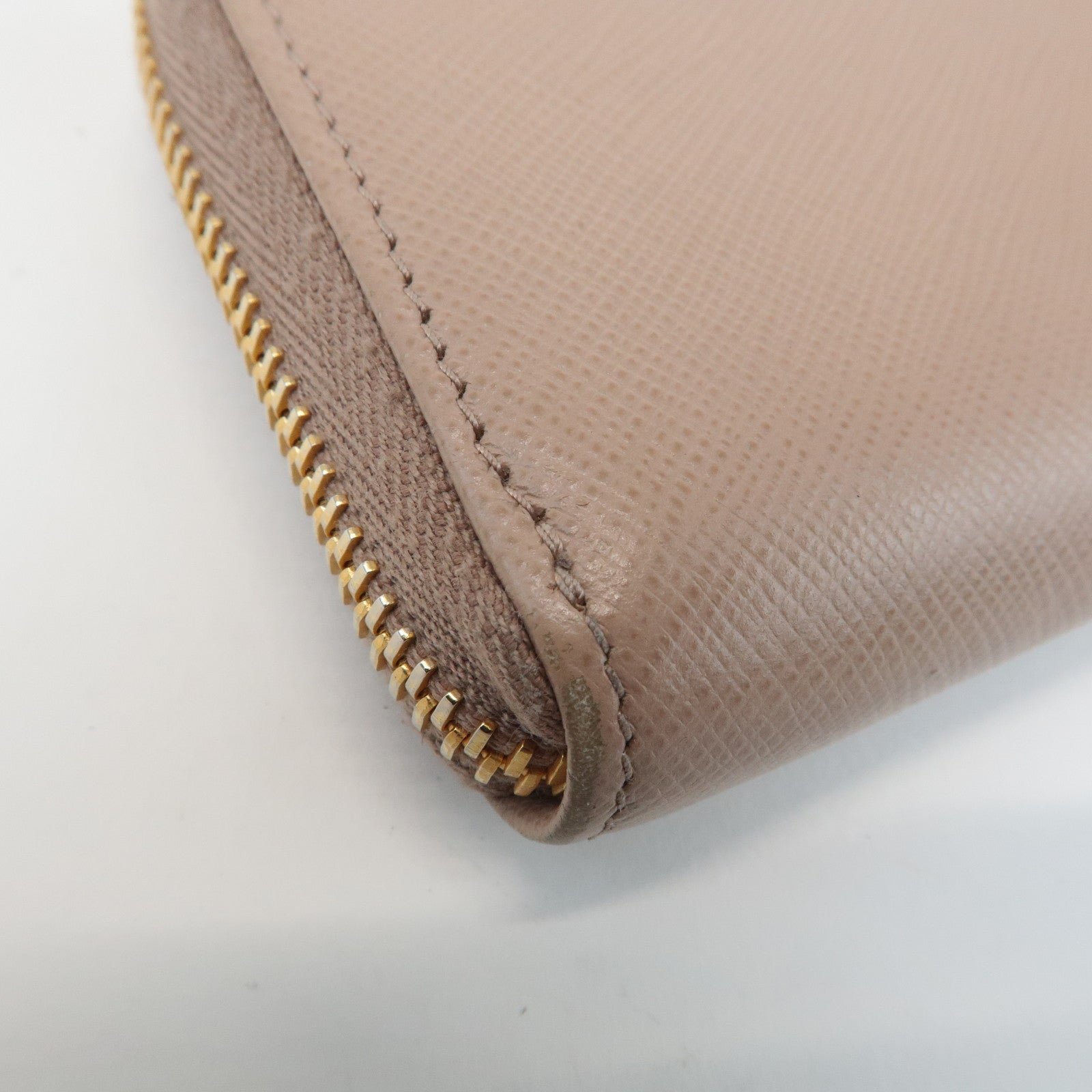 prada logo saffiano leather zippy coin case pink beige 1ml025 used prada logo saffiano leather zippy coin case pink beige 1ml025 used