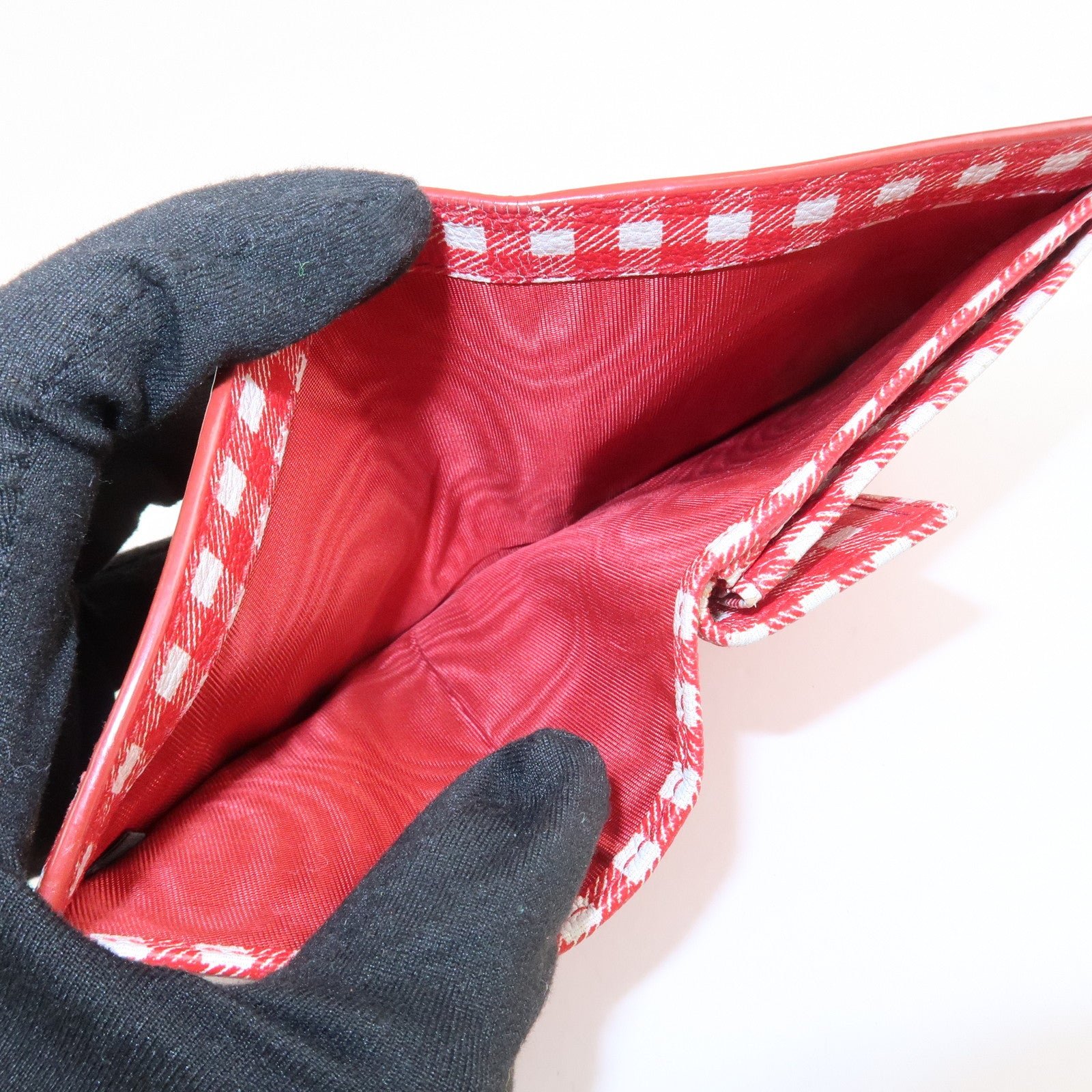 miu miu logo leather bi fold compact wallet red 5mv204 used miu miu logo leather bi fold compact wallet red 5mv204 used