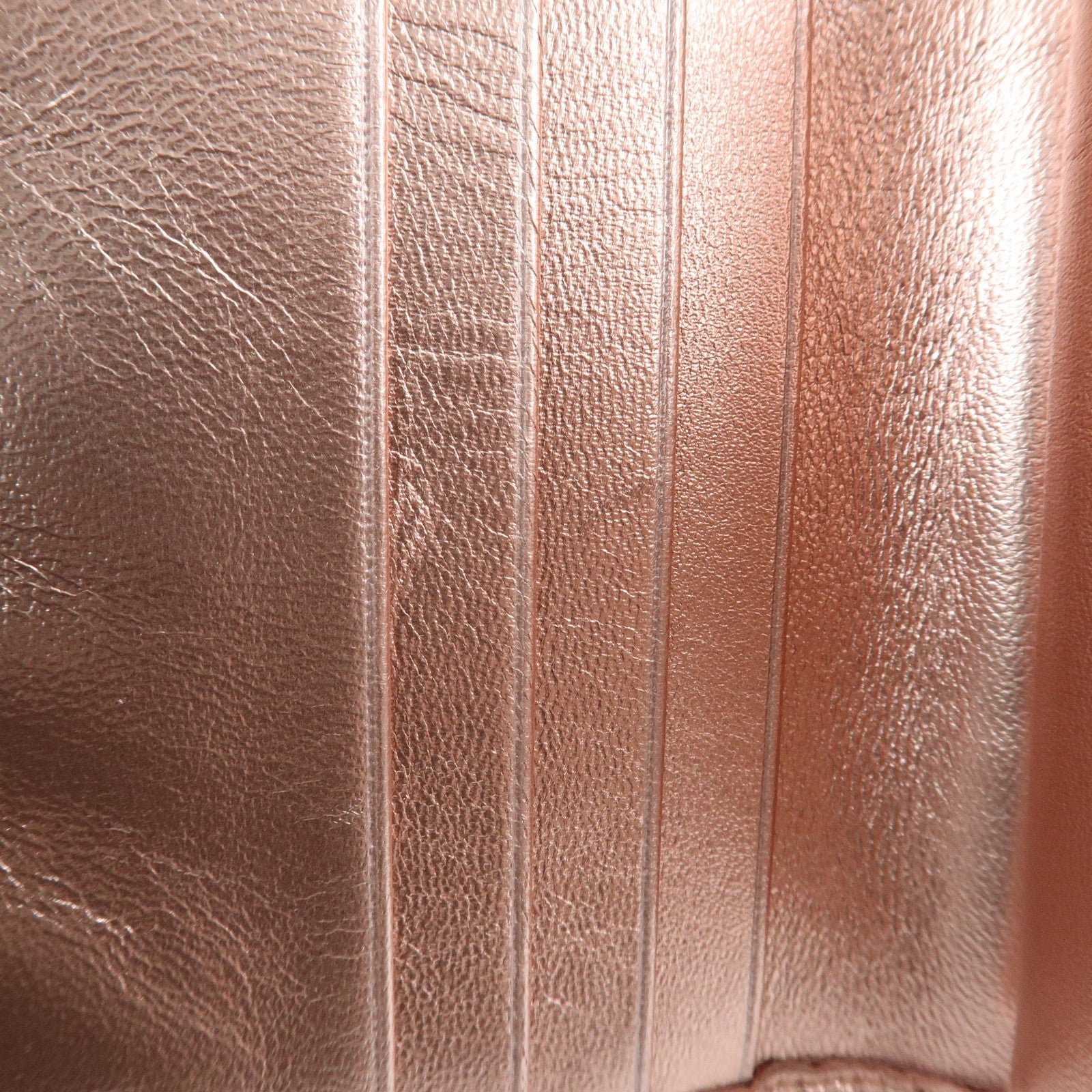 miu miu matelasse leather bi fold wallet metalic pink 5mv016 used miu miu matelasse leather bi fold wallet metalic pink 5mv016 used