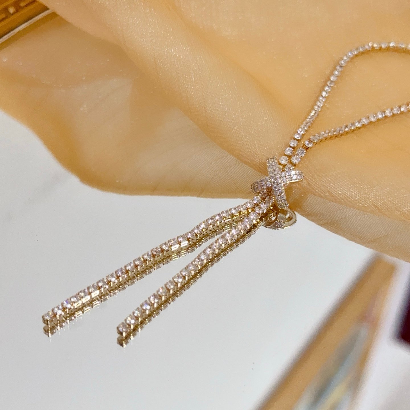 piaget rose pendant piaget rose pendant