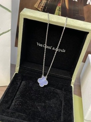 vintage alhambra pendant vintage alhambra pendant