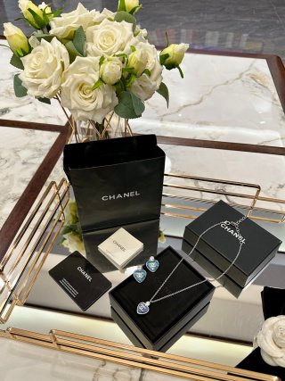 chanel necklace and earring set chanel necklace and earring set