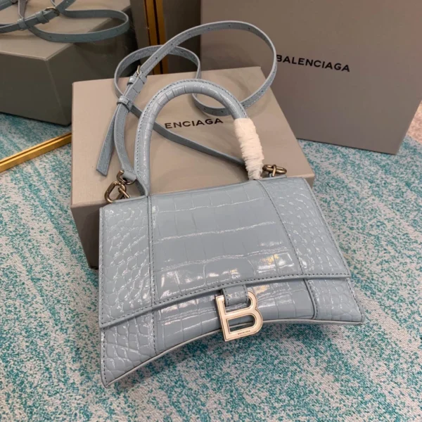 Size: 8895 Size: 23x10x24cm