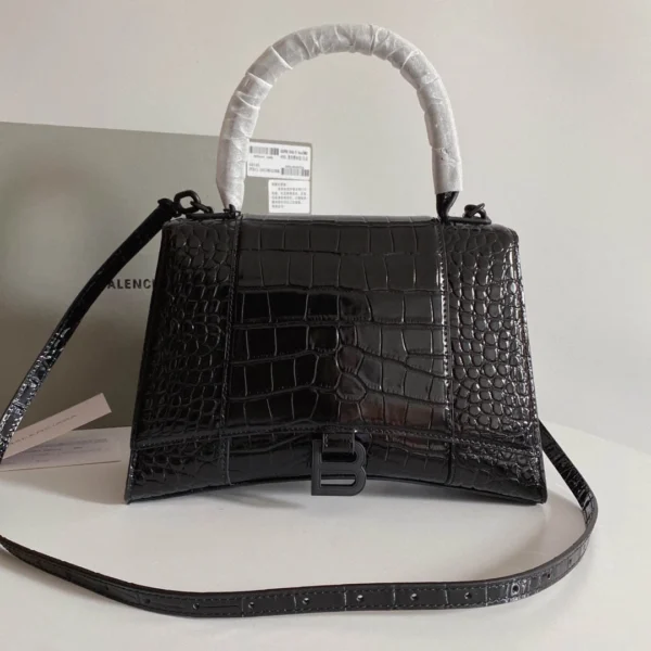 Size: 27x10x30cm